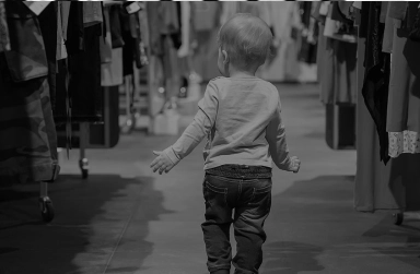 Bracelet électronique pour les enfants dans les commerces